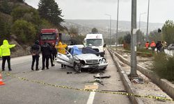 Bariyerlere Çarpıp Takla Attı! Burdur’da 1 Ölü, 4 Yaralı