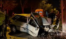 Kontrolden Çıkan Otomobil Duvara Çarptı: Sürücü Ağır Yaralı