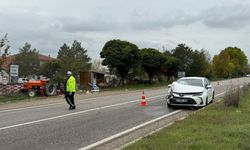 Otomobil Traktöre Arkadan Çarptı: 1 Yaralı