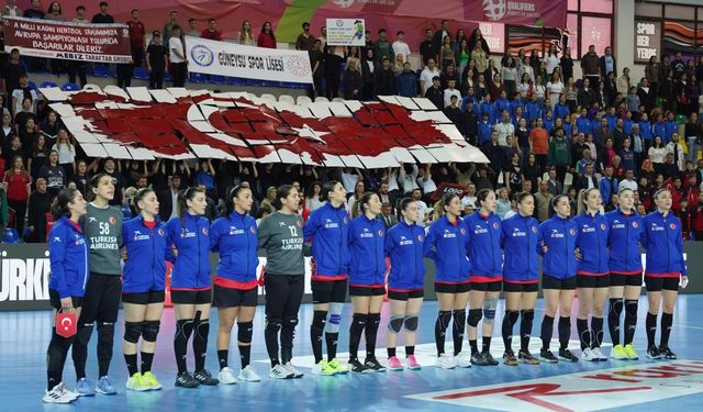 Milli Kadın Hentbol Takımı, Karadağ'a Karşı 30-28'lik Mağlubiyetle Ayrıldı