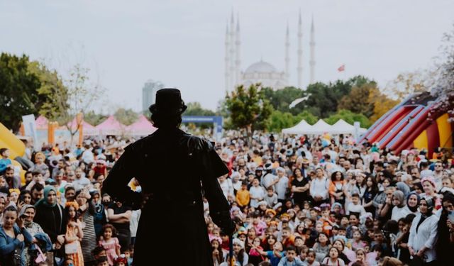 Adana'da Portakal Çiçeği Karnavalına Rekor Katılım