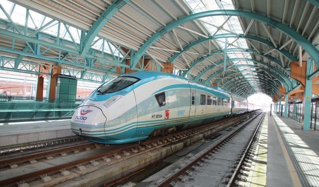 İstanbul-Sivas arası yüksek hızlı tren hizmete başlıyor