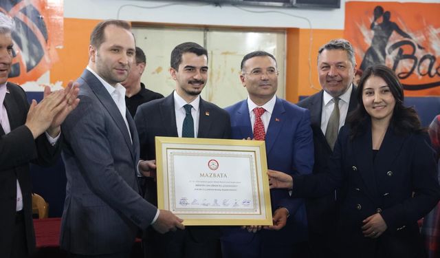 Hüseyin Can Güner mazbatasını aldı