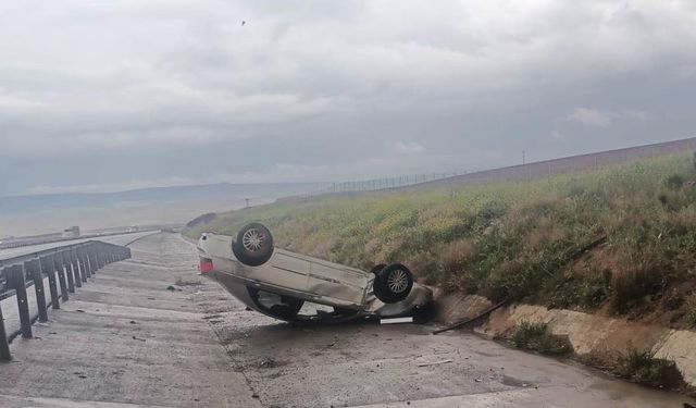 Konya'da kaygan yol kazaya sebep oldu