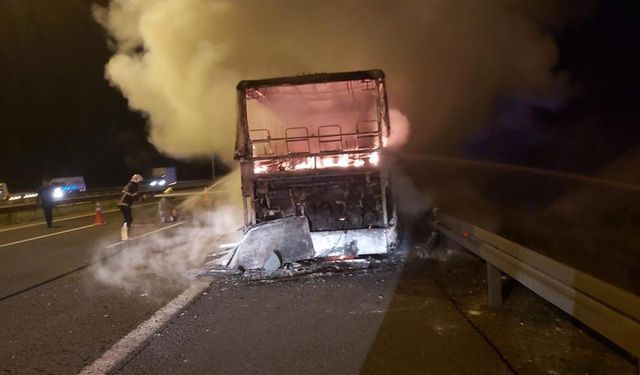 Ankara'da yolcu otobüsü alev alev yandı