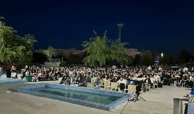 "Çankırı Karatekin Üniversitesi'nde Açık Hava Sinema Gösterimiyle Öğrencilere Keyifli Anlar Sundu"