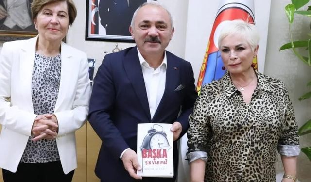 Çankırı'nın yetiştirdiği sanatçı Neşe Dilekçioğlu Başkan Esen'i ziyaret etti