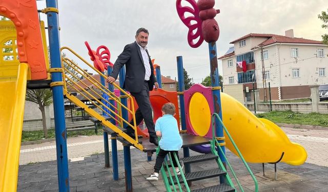 Orta Belediye Başkanı Bezci ilçedeki çocuk parklarına incelemelerde bulundu