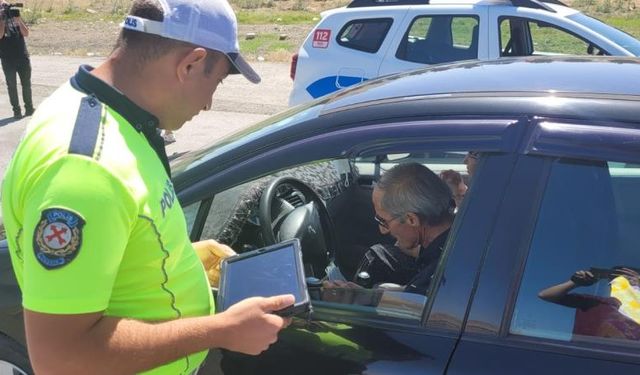 Başkentte bayram tatilinin son gününde polis ekipleri denetimleri sürüyor