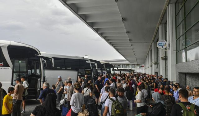 Ankara Şehirlerarası Otobüs Terminali doldu taştı!