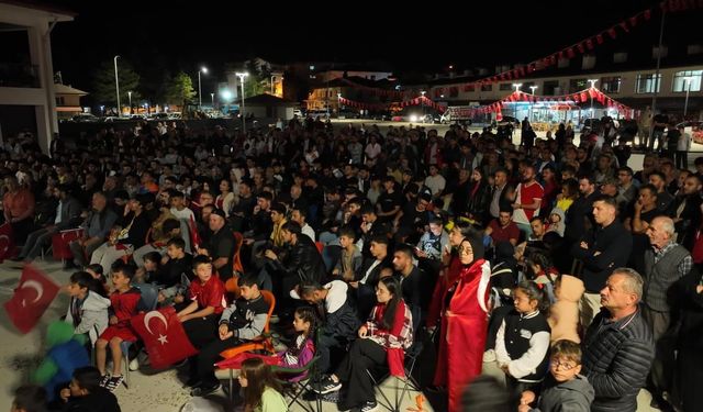 Yüzlerce Çerkeşli milli maç heyecanını bir arada yaşadı