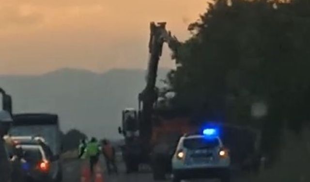 Çankırı’nın Atkaracalar İlçesinde Tır Kazası: Sürücü Hastaneye Kaldırıldı