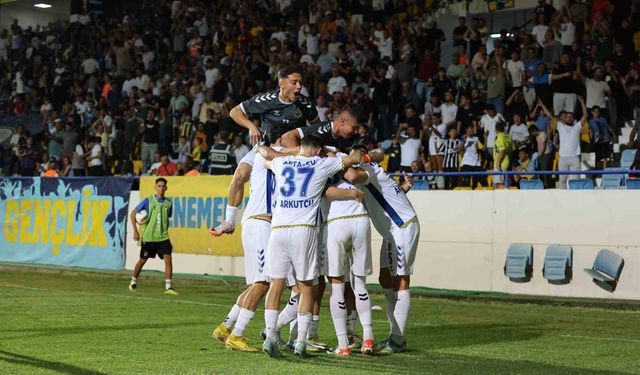 Menemen FK, Van Spor ile 1-1 berabere kalarak galibiyet serisini sonlandırdı