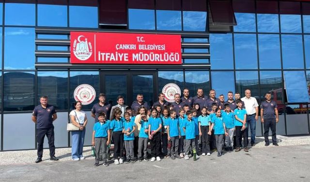 Miniklerden İtfaiyeye Ziyaret: Ahmet'in Hayali İtfaiyeci Olmak