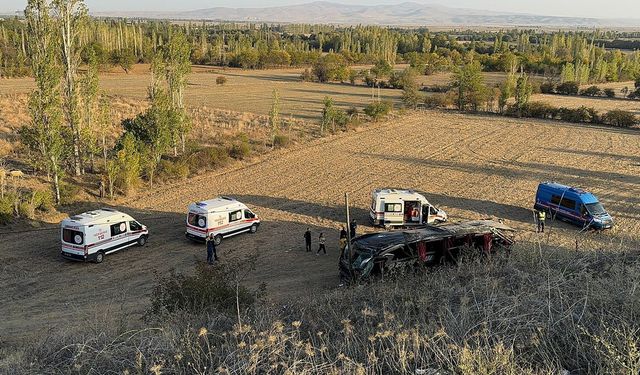 Afyonkarahisar'da otobüs kazası: 21 yaralı, 1 ölü