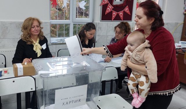 Tekirdağ'da Bulgaristan vatandaşları erken seçim için oy kullandı