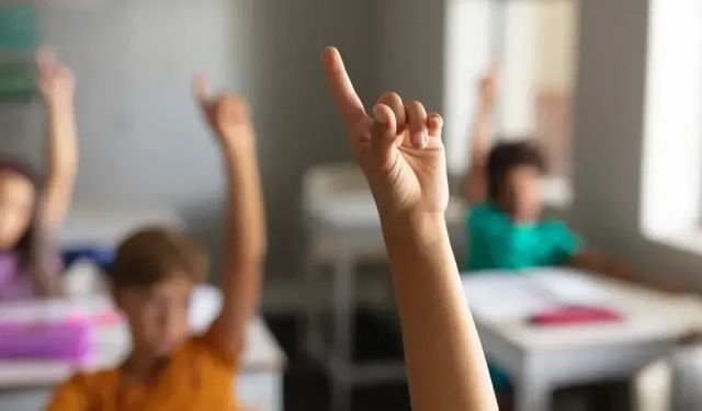 Ara Tatil Bitti, Okullarda Ziller Yeniden Çaldı! Milyonlar Sınıflara Döndü