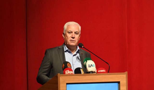 Bursa Büyükşehir Belediye Başkanı Mustafa Bozbey, Büyük Çiftçi Buluşması’nda üreticilerle bir araya geldi. Çiftçilere he