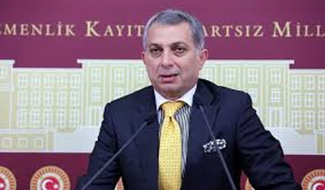 "Eğitim Devrimi Şart" Diyen Külünk İsyan Etti: "Harvard Böyle mi Oldu?"