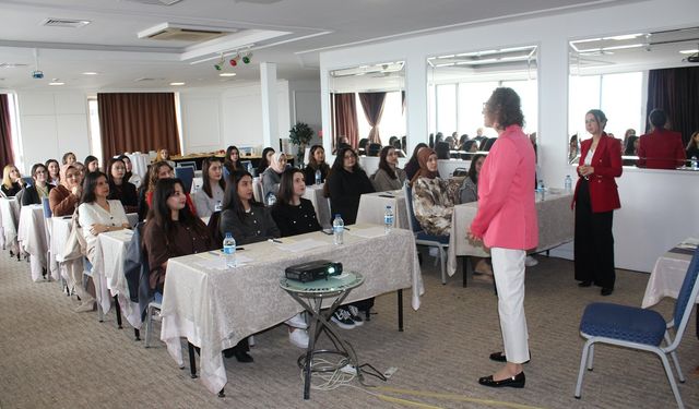 Kadınlara Teknoloji Eğitimi: Geleceğin İş Analistleri Hazırlanıyor