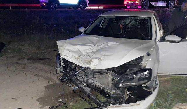 Otomobil Kazası: 2 Kişi Hayatını Kaybetti, 4 Kişi Yaralandı