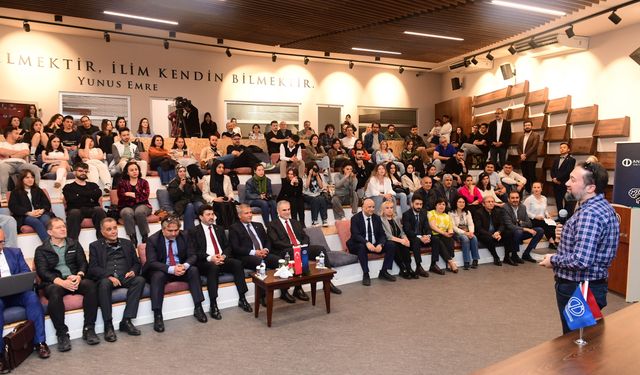 “Pandora’nın Kutusu Açıldı”: Yapay Zekâ Konferansında Çarpıcı Uyarılar