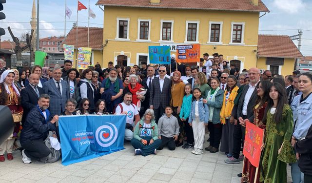 Sevgi ve Barış İçin Yola Çıktılar: Mevlana'nın Hatırasına Anlamlı Etkinlik
