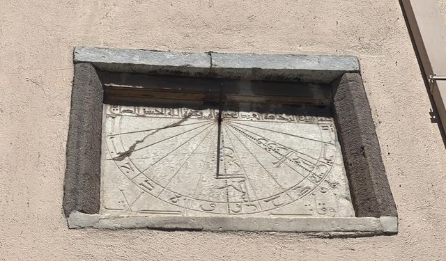 616 Yıllık Güneş Saati Hâlâ Çalışıyor! Konya’daki Bu Cami Zamanı Güneşle Ölçüyor