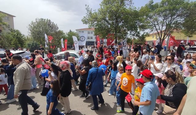 Ankara Polisi Çocuklarla Buluştu: Motor Akrobasi ve Zeybek Gösterisi