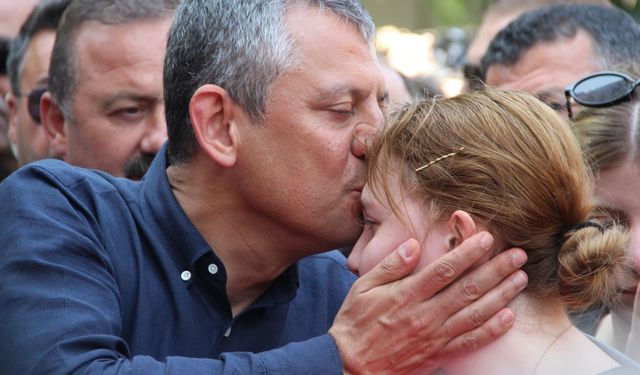 Manisa, Başkanını Binlerce Kişiyle Uğurladı: Ferdi Zeyrek’in Cenaze Töreni