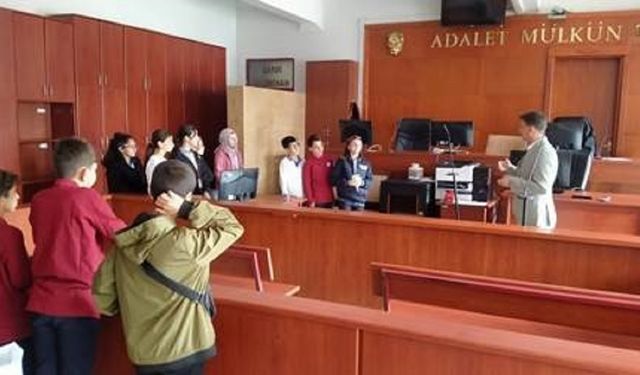 Öğrenciler Mahkemeyi Yerinde Tanıdı: Adalet Sarayında Uygulamalı Ders