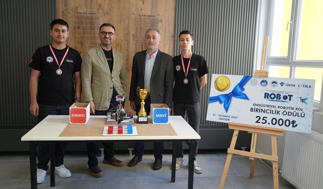 Yerli Robotik Kol ile Uluslararası Yarışmada Birinci Oldular
