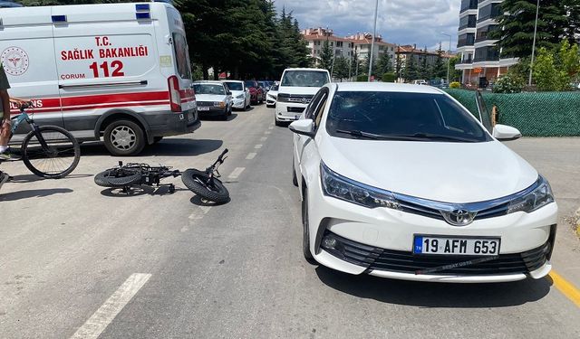 Çorum’da Otomobil ile Elektrikli Bisiklet Çarpıştı: 1 Çocuk Yaralı