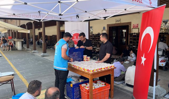 Geleneksel Tat, Manevi Buluşma: Sinop’ta Aşure Dağıtımı Yoğun İlgi Gördü