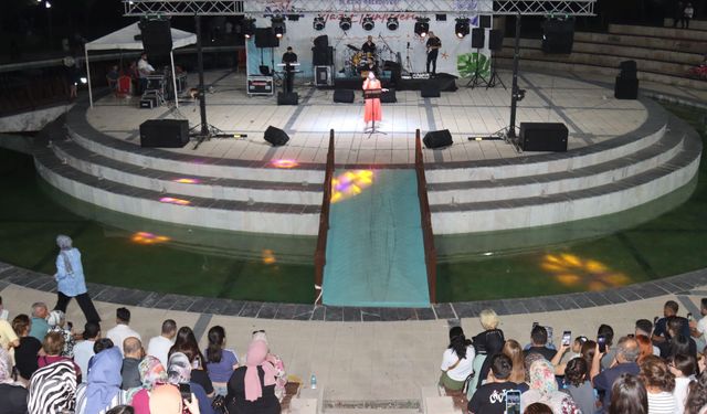 Kültür Park’ta Unutulmaz Gece! Evin Gençero Elazığlılarla Buluştu