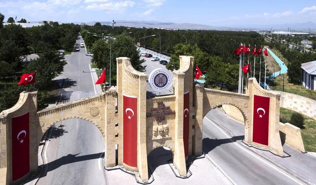 TEKNOFEST 2025’te Atatürk Üniversitesi Rüzgârı 4 Projeyle Türkiye Derecesi!