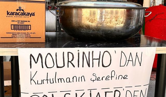 Bursa’da Sürpriz Görüntü Fenerbahçe ve Beşiktaş Taraftarları El Ele