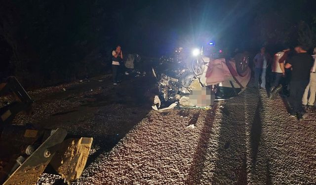 İki Otomobil Çarpıştı: Çanakkale’de 6 Can Kaybı