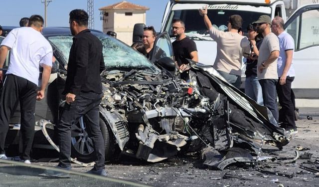 Kamyonet ile Otomobil Çarpıştı Eskişehir’de Yaralananların Durumu Kritik