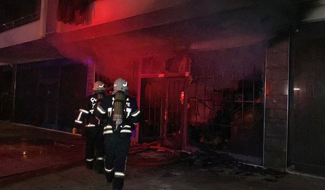 Apartman Dairesi Altında Korkutan Yangın