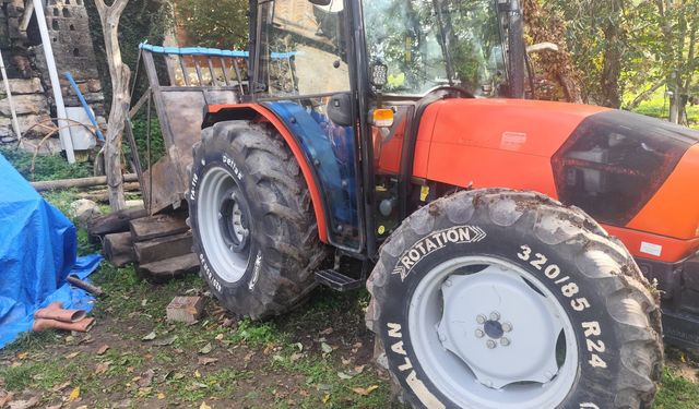 Muhtar Traktör Kazasında Ağır Yaralandı