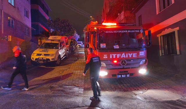 Merkezefendi’de korkutan çökme! Kerpiç ev tavanı çöktü