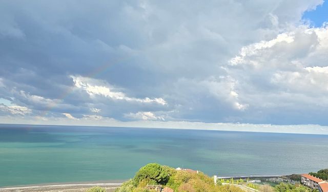 Zonguldak’ta Denizde Hortumlar ve Gökkuşağı Aynı Anda Görüntülendi