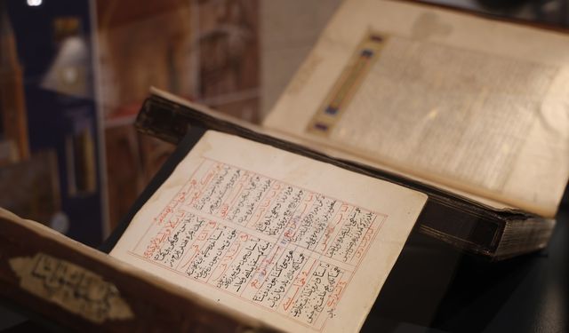 Aşık Paşa’nın 700–800 Yıllık Yazma Eserleri Kırşehir’de Sergileniyor