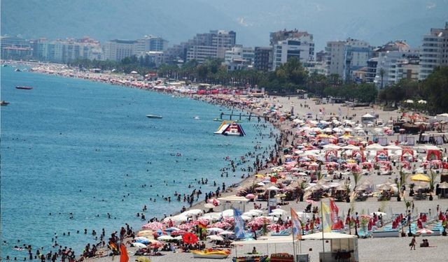 Bakan Ersoy: “9 Ayda 50 Milyon Ziyaretçi, 50 Milyar Dolar Turizm Geliri”