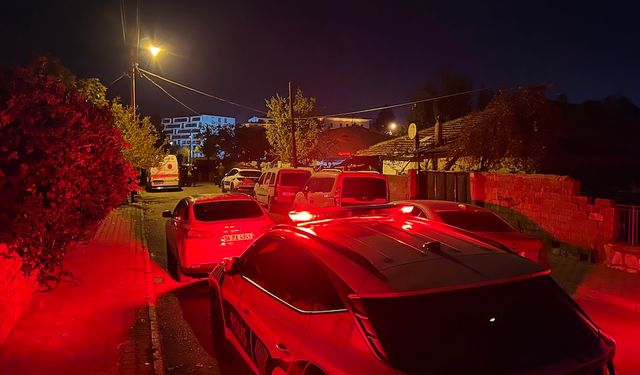 Tartıştığı Babasını Göğsünden Bıçakladı, Baba Hayatını Kaybetti