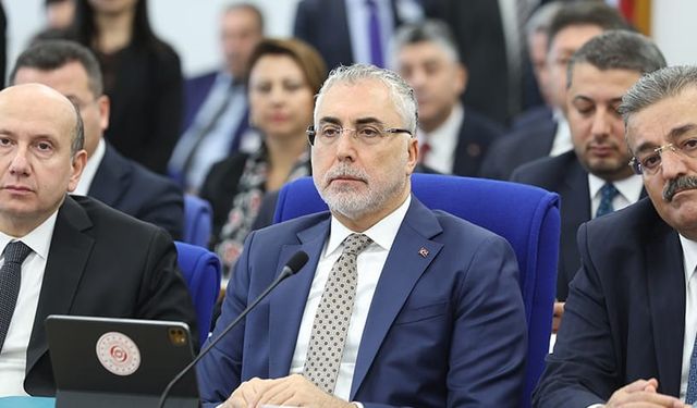 Vedat Işıkhan “CHP’li Belediyelerin SGK’ya 59 Milyar Lira Borcu Var”