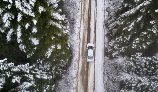 1700 Rakımda Kış Geri Döndü! Karabük’te Kar Yağışı Havadan Görüntülendi