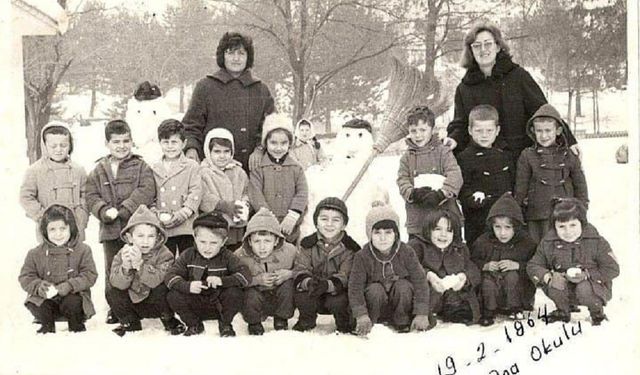 50 Yıl Sonra Duygu Dolu Buluşma: Bolu Lisesi Mezunları Yeniden Bir Arada