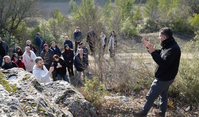 Akademisyenler Sahaya İndi: Antik Kaya Mezarları Mercek Altında!